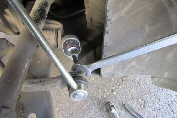 Замена передней стойки стабилизатора MITSUBISHI Pajero, №2