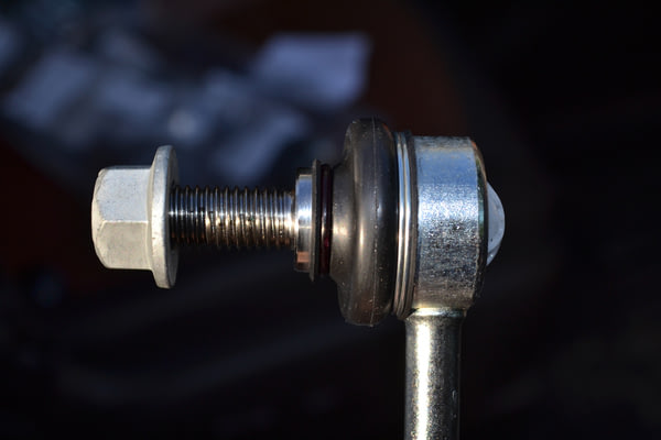 Замена передней стойки стабилизатора MITSUBISHI Pajero, №1