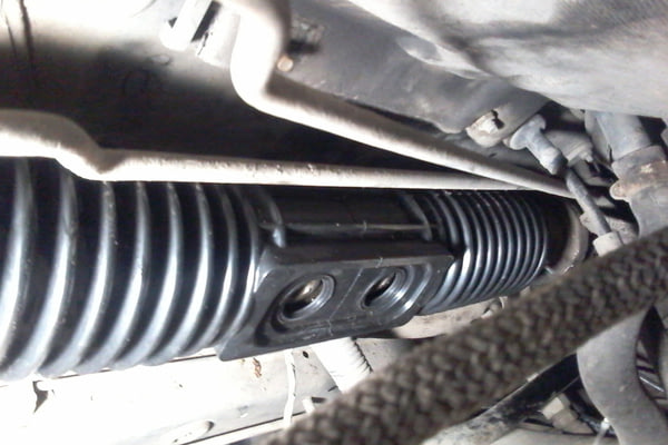 Замена пыльника рулевой рейки MITSUBISHI Colt, №2