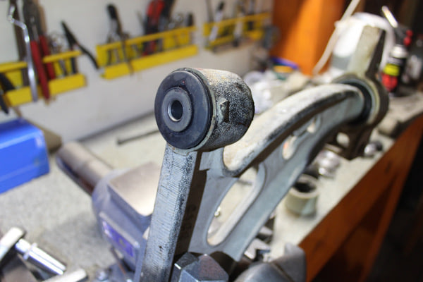 Замена сайлентблоков передних рычагов MITSUBISHI Space Star, №2