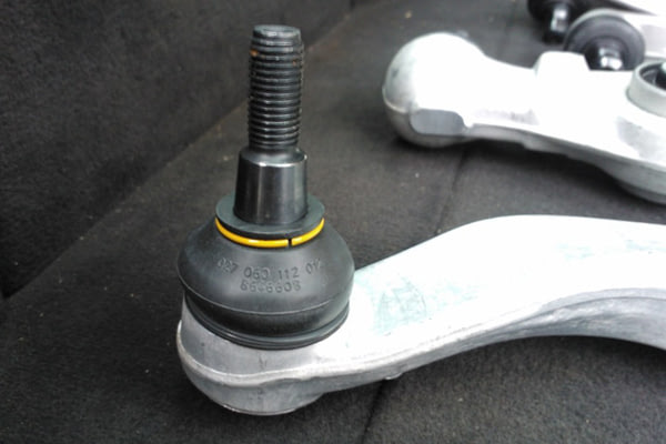 Замена шаровой опоры MITSUBISHI Colt, №2