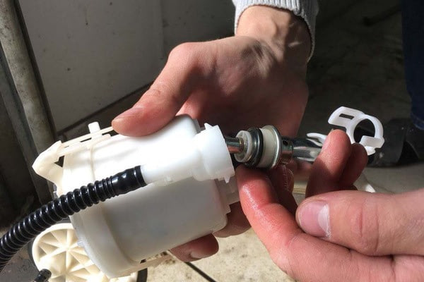 Замена топливного клапана MITSUBISHI Pajero, №1