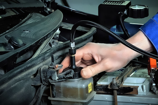 Замена тормозной жидкости MITSUBISHI Pajero, №2