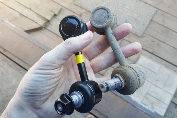 Замена задней стойки стабилизатора MITSUBISHI Pajero, №1