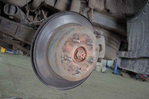 Замена задних тормозных колодок MITSUBISHI Outlander, №2