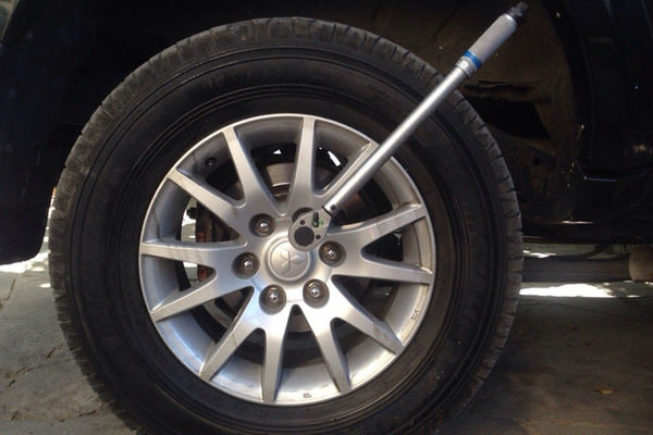 Замена задних тормозных колодок MITSUBISHI Pajero Sport, №1