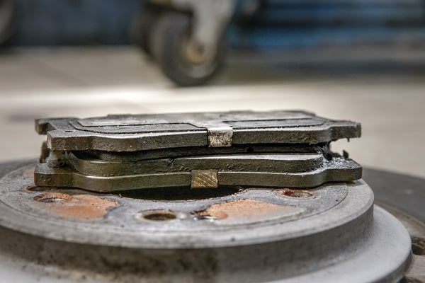 Замена задних тормозных колодок GEELY Coolray, №2